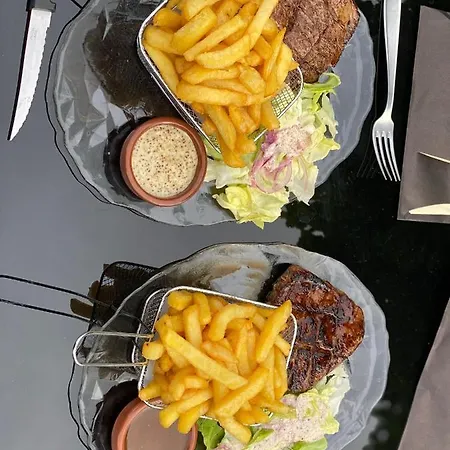 Le Huit بيت للعطل